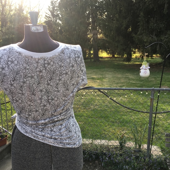 tee - Picture 2 of 2